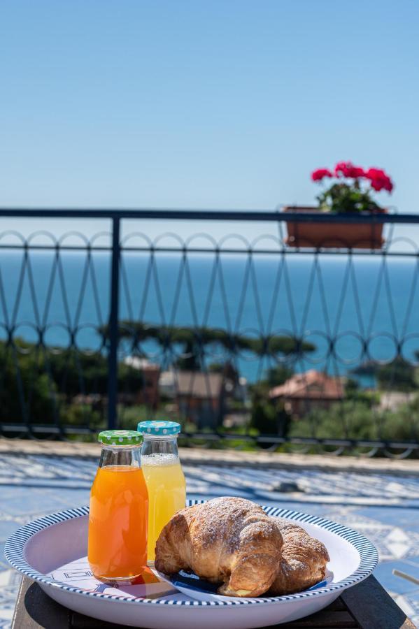 Gli Archi Sul Mare Bed & Breakfast กาเอตา ภายนอก รูปภาพ