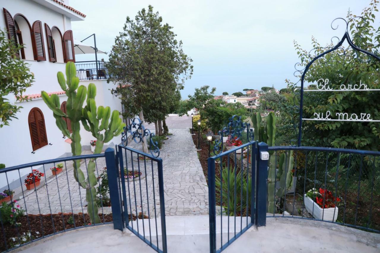 Gli Archi Sul Mare Bed & Breakfast กาเอตา ภายนอก รูปภาพ
